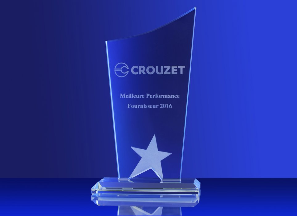 Souriau Esterline Connections Technologies a reçu de la part de Crouzet Automatisme le Trophée 2016 du meilleur fournisseur de connecteurs
